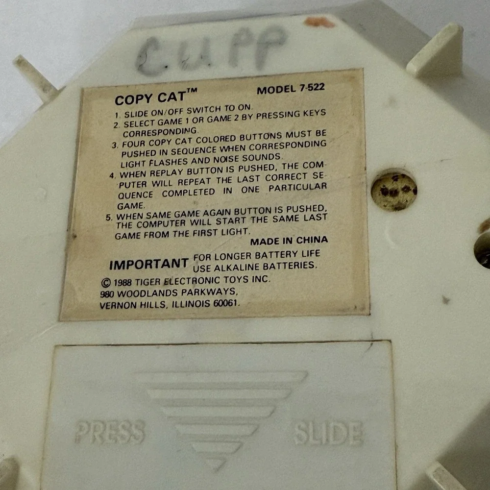 Vintage 1988 Tiger COPY‎ CAT Handheld Electronic Memory Game